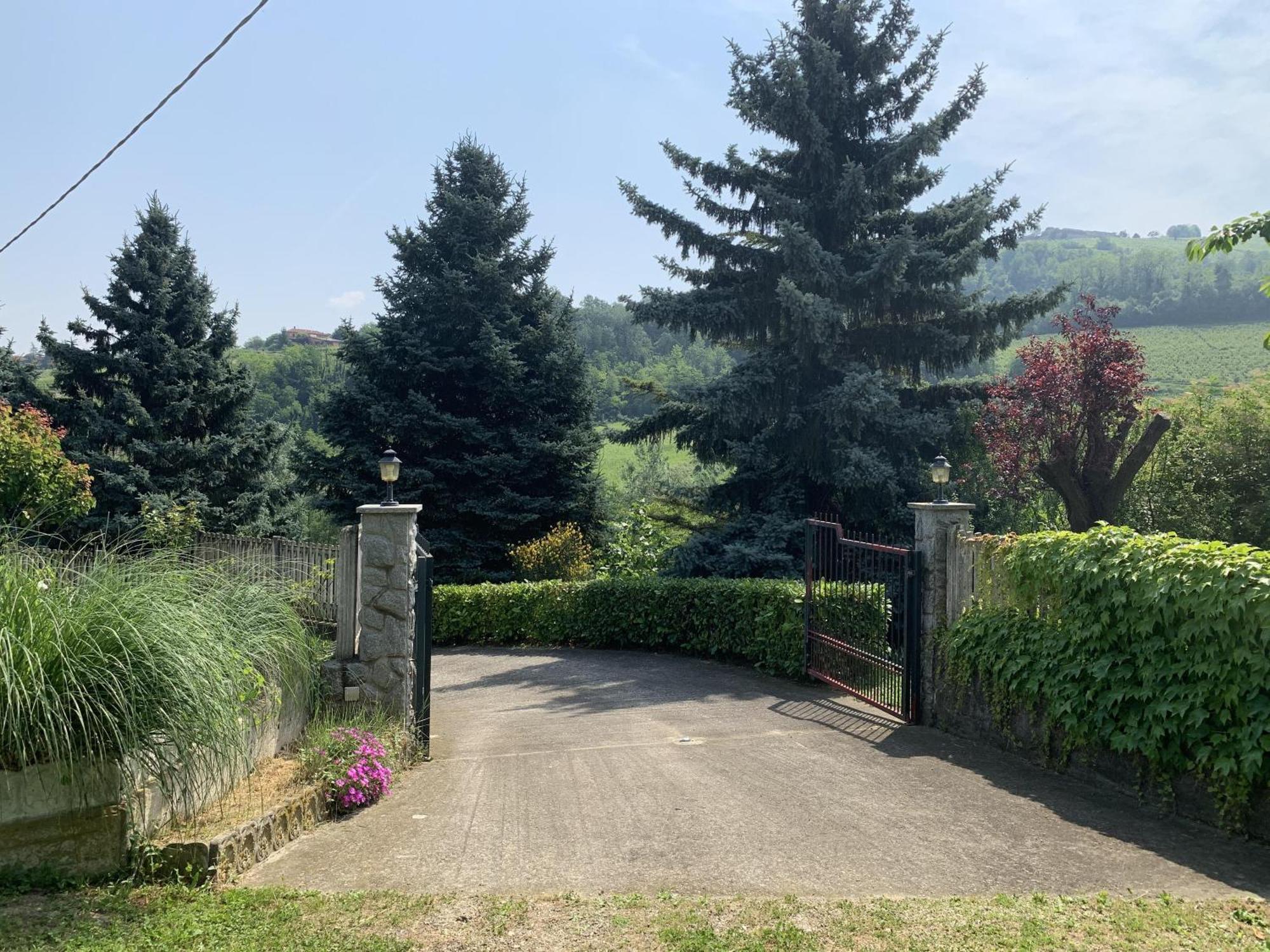 Bricco Nebbiolo Apartamento Neviglie Exterior foto